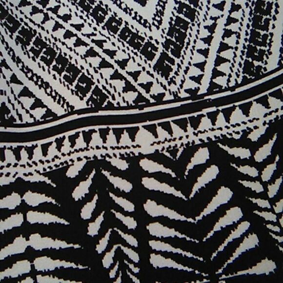 Avon Border Print Shift Dress - Picture 8 of 8